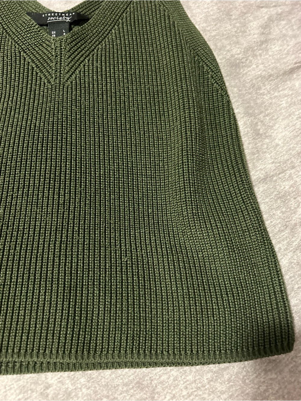 Express Olive Ribbed V-Neck Tank - Picture 4 of 6